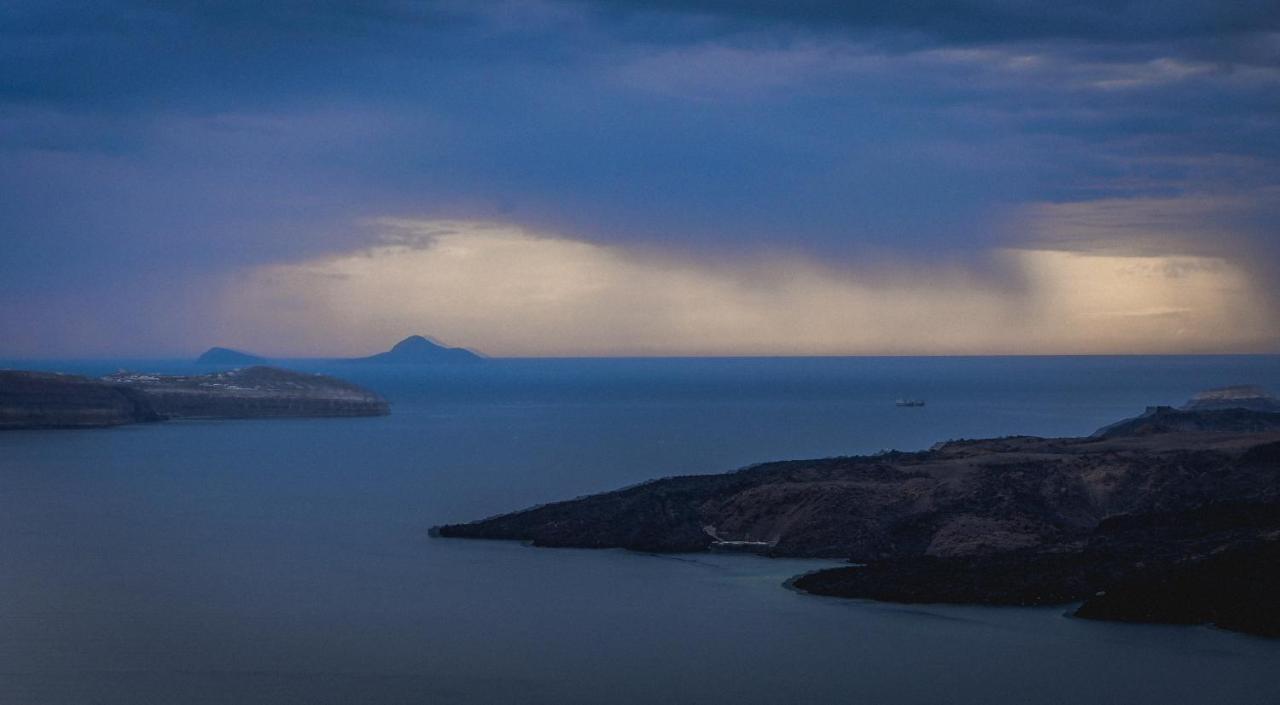 Neoklassiko Koukouli Fira  Exteriör bild